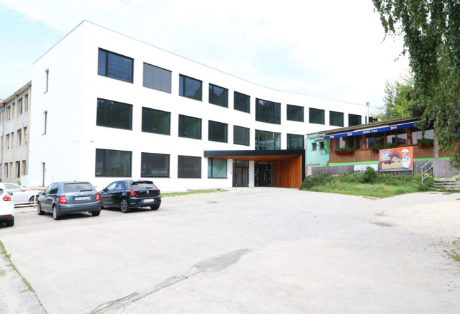 00-konverzia-skoly-na mestsky dom-pavlech architekti